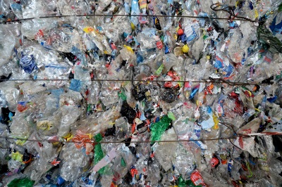 Vienreizlietojamās plastmasas ierobežošana dos signālu ražotājiem domāt ilgtspējīgāk